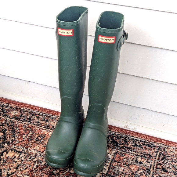 ❌SOLD❌Women's Matte Green Hunter Boots - Picture 2 of 6